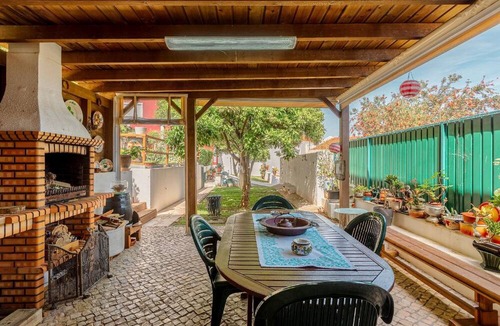 Alges House | Nice flat with small shared pool
