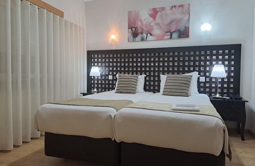 Serta Bed & Breakfast | Hotel Square