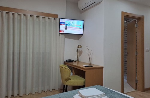 Serta Bed & Breakfast | Hotel Square