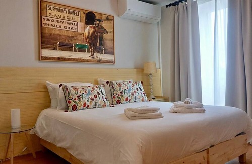 Ponta Delgada Hostel | The Holy Cow - Hostel & Suites