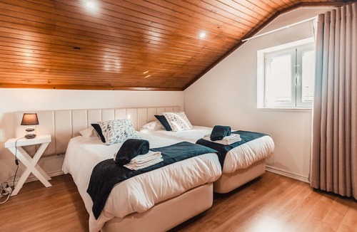 Silveira Villa | Baleia Atlantic Guest House with Pool