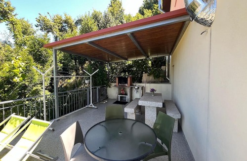 Cova House | Holiday flat with lake and mountain views
