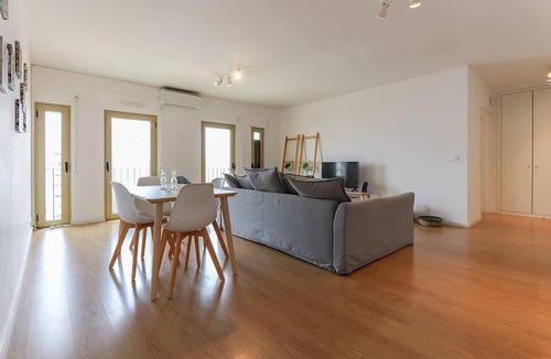 Casal da Ladeira Apartment | Modern & Bright by Homing