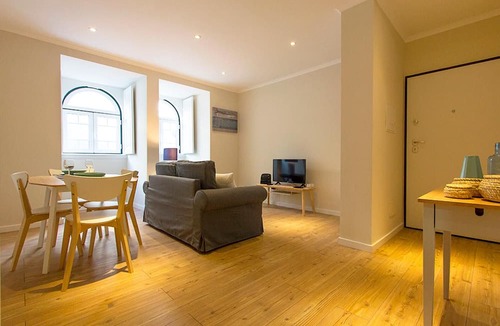 Santo Condestavel Apartment | Amazing Parada by Homing