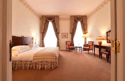 Queluz Hotel | Pousada Queluz