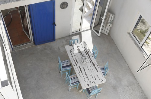Figueira da Foz Villa | House situated by the sea, on a long white sandy beach.