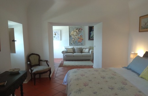 Pinheiro Grande Bed & Breakfast | Convento Inn and Artist Residencies