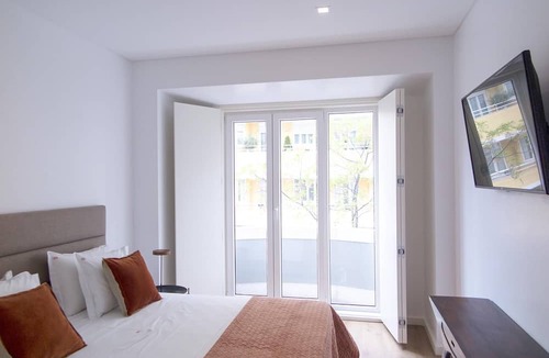 Sao Sebastiao da Pedreira Apartment | Eduardo VII Park Great Bright Apt with AC