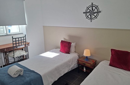 Faro House | Sleep & Go Faro Airport Guest House