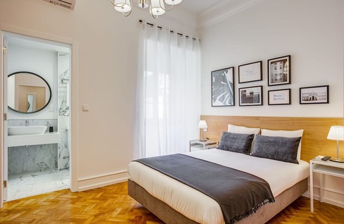 Sao Joao de Deus House | Home Out Rooms & Apartments
