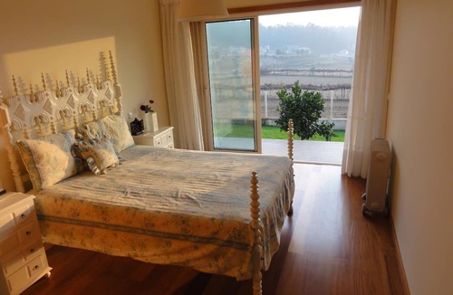 Paradela Villa | Cozy country house 10 minutes from the beach, with pool and private garden.