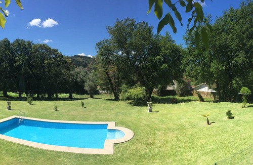 Vila Verde House | Large stone house in a wooded property with swimming pool
