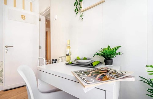 Mina House | Santos Mattos Guesthouse & Apartments by Lisbon with Sintra