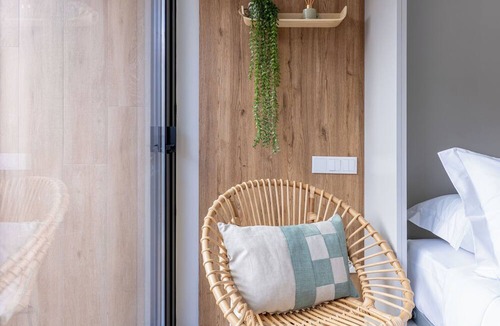 Gloria House | Water Lily