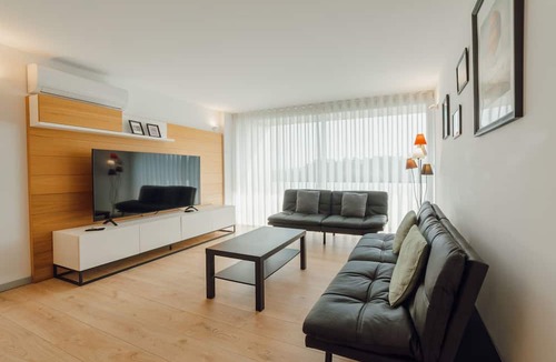 Vila Nova de Gaia Apartment | Amazing Riverview Apartment w Pool by Vacationy