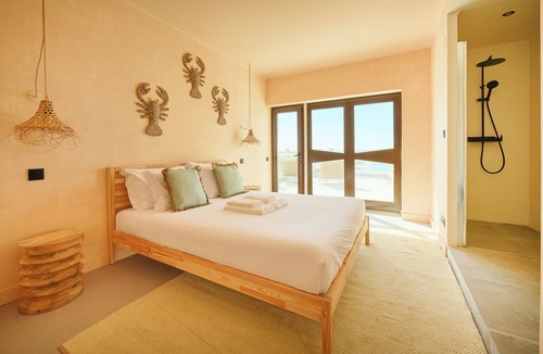 Torres Vedras Hostel | Wander Surf House