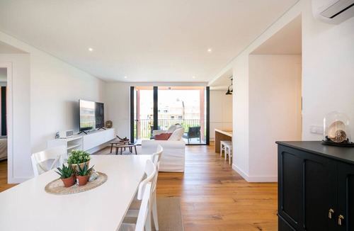 Vilamoura Apartment | New Bright 2bed Ensuite Pool 5 min From Marina