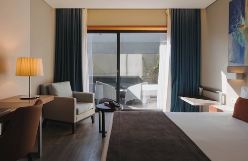 Bonfim Hotel | Timbre Heroismo