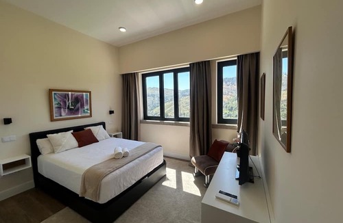 Ponte da Barca Hotel | Escola Da Mestra Da Portela Sampriz