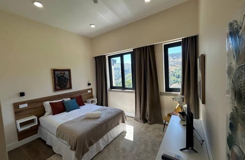 Ponte da Barca Hotel | Escola Da Mestra Da Portela Sampriz