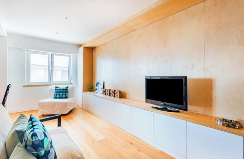 Paco De Arcos Apartment | Oeiras Spacious and Coastal Flat