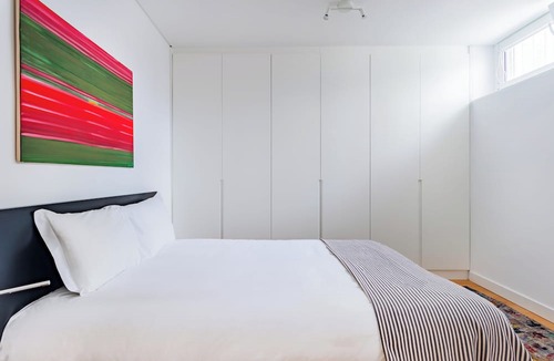 Paco De Arcos Apartment | Oeiras Spacious and Coastal Flat