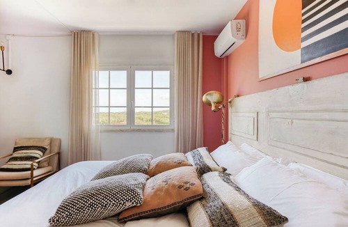 Ferrel Hostel | Malacuna Peniche