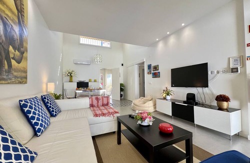 Aldeia do Golfe Villa | Vilamoura Club Villa 2 by Homing