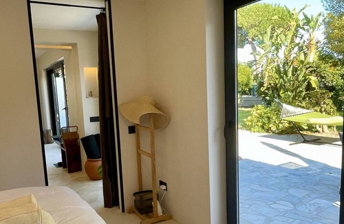 Charneca de Caparica e Sobreda House | Refúgio Aroeira Katz