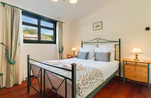 Santo da Serra House | Quinta dos Abutitos in Santo Ant nio da Serra