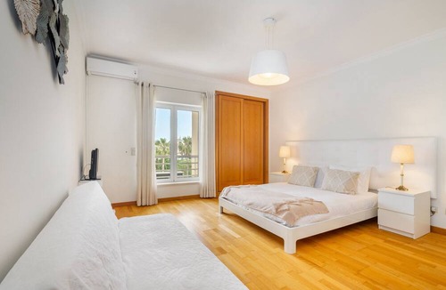 Vilamoura Apartment | Family Holidays W/S-Pool, Ac, Elevator & Garage