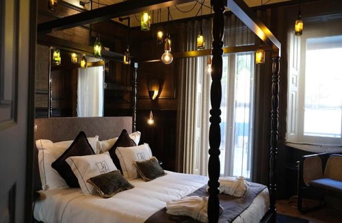 Setubal House | 34 Guest House