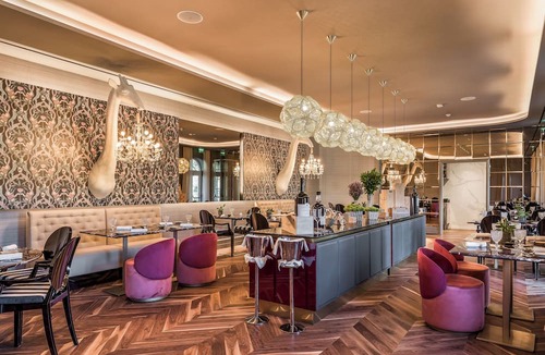 Moure Hotel | Amoure Hotel