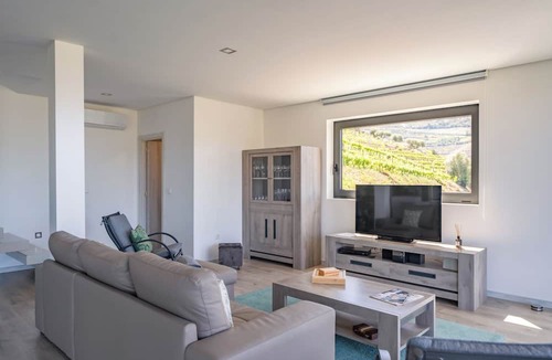 Armamar Villa | Villa Folgosa - Three Bedroom Villa, Sleeps 6