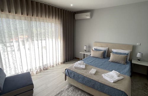 Cabanas de Baixo Hotel | Douro Visit House