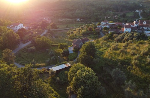 Moitas Other | Farmhouse 'Yellow House - Casa Amarela' with Mountain View, Shared Pool and Wi-Fi