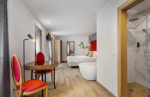 Leiria House | Forest Villas Guest House