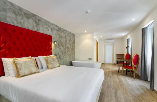 Leiria House | Forest Villas Guest House