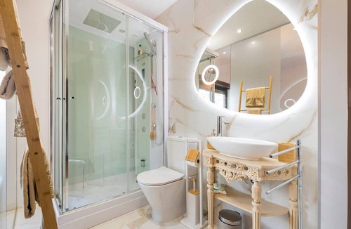 Figueiro dos Vinhos Apartment | Vintage Charm Meets Modern Comfort