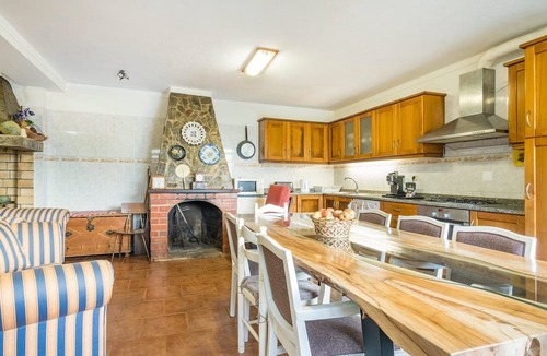 Figueiro dos Vinhos Apartment | Vintage Charm Meets Modern Comfort