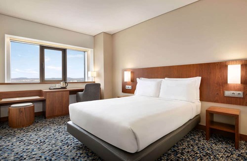 Alto do Pina Hotel | Ramada by Wyndham Lisbon
