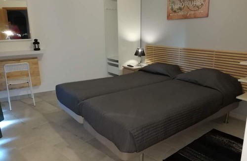 Lagos City Center Hostel | Lagos City Center Guest House & Hostel