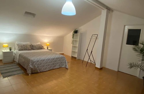 Camparca House | Cozy Holiday Home in Serroventoso near coast