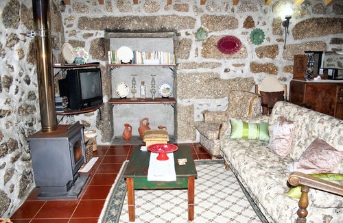 Viseu House | Homerez - Spacious house for 7 ppl. with terrace at Nogueira