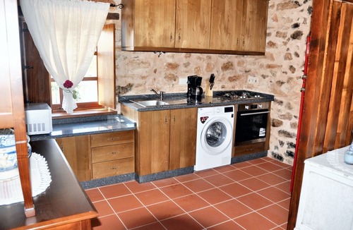 Salsas House | Homerez - Beautiful house for 4 ppl. with garden, terrace and balcony at Parada