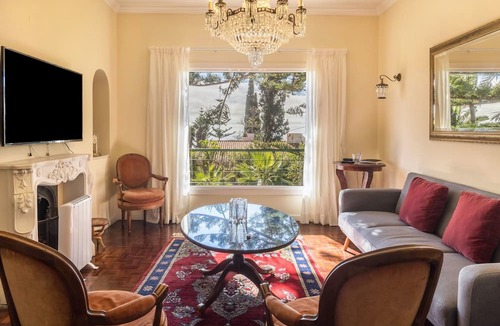Canico Apartment | 1st floor apartment 'Villa Echium T2' with two bedrooms and shared garden