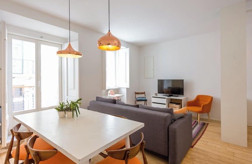 Santo Estevao Apartment | Apartment Downtown Lisbon 2 Bedrooms Balcony