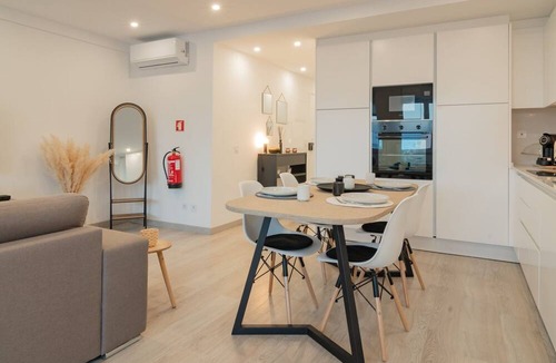 Paco De Arcos Apartment | Stylish Apartment W/River View by LovelyStay