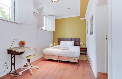 Encarnacao Apartment | Chiado | 4 Bedrooms + 2 Baths | Parking
