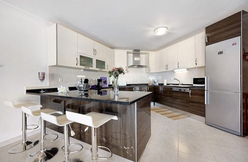 Montes de Alvor Villa | Villa Lugar Encantador - Garden, Sun Terrace & BBQ near Alvor Beaches